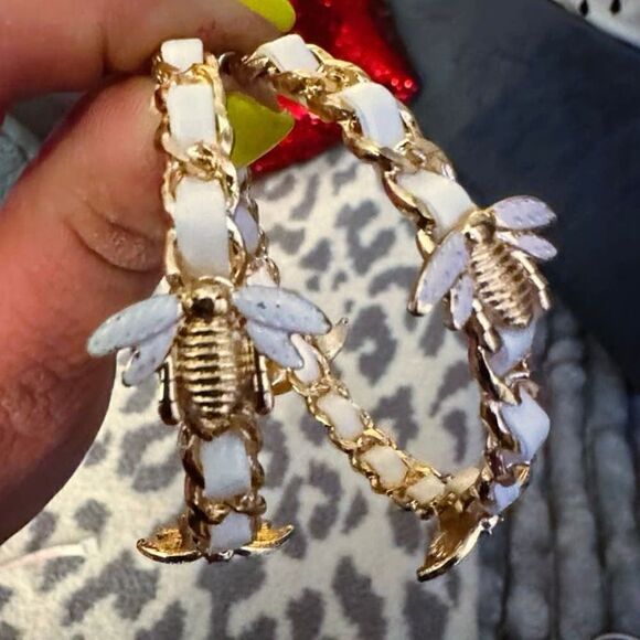 Hoop Earrings lg/xl  leather woven curb chain queen bee - Picture 1 of 7